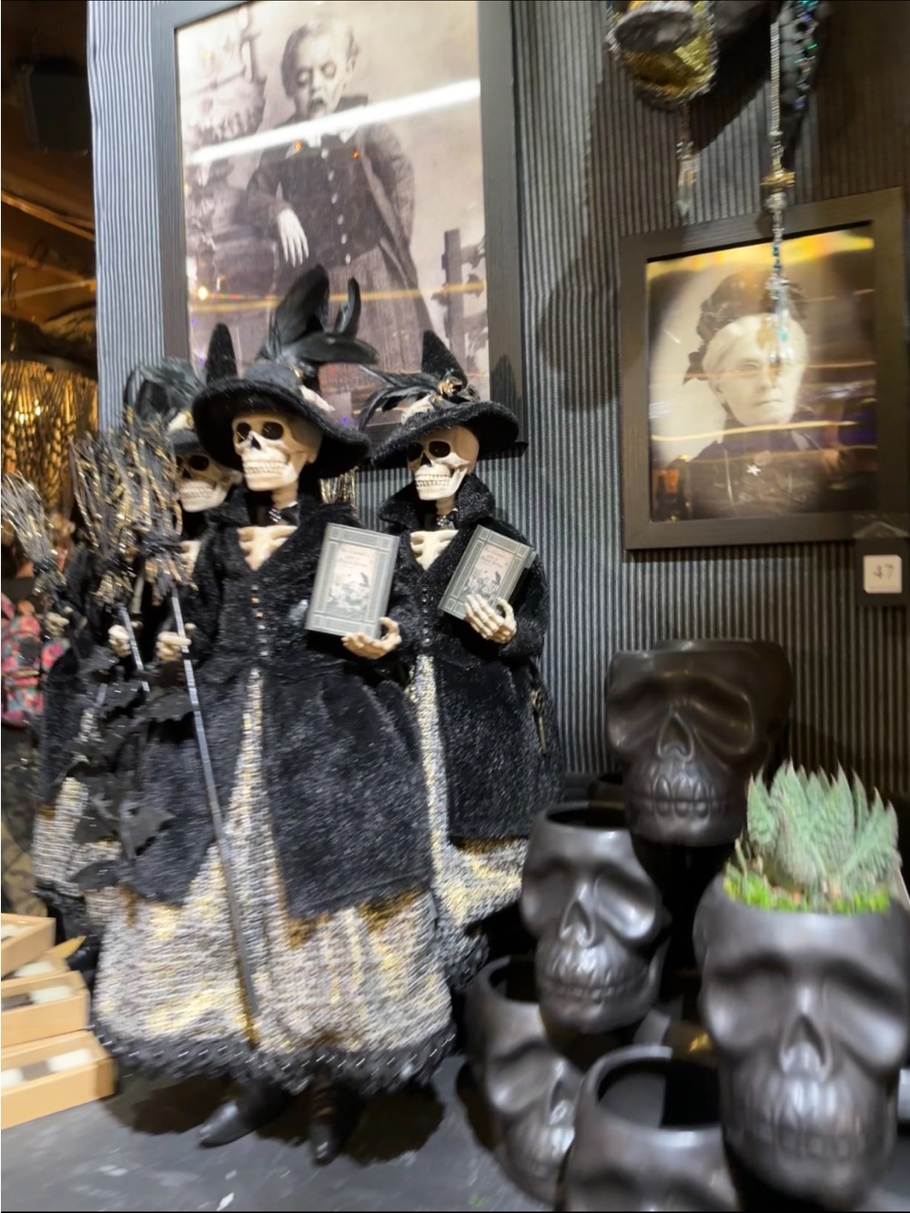 27” Golden Touch Skeleton‎ Lady Witch